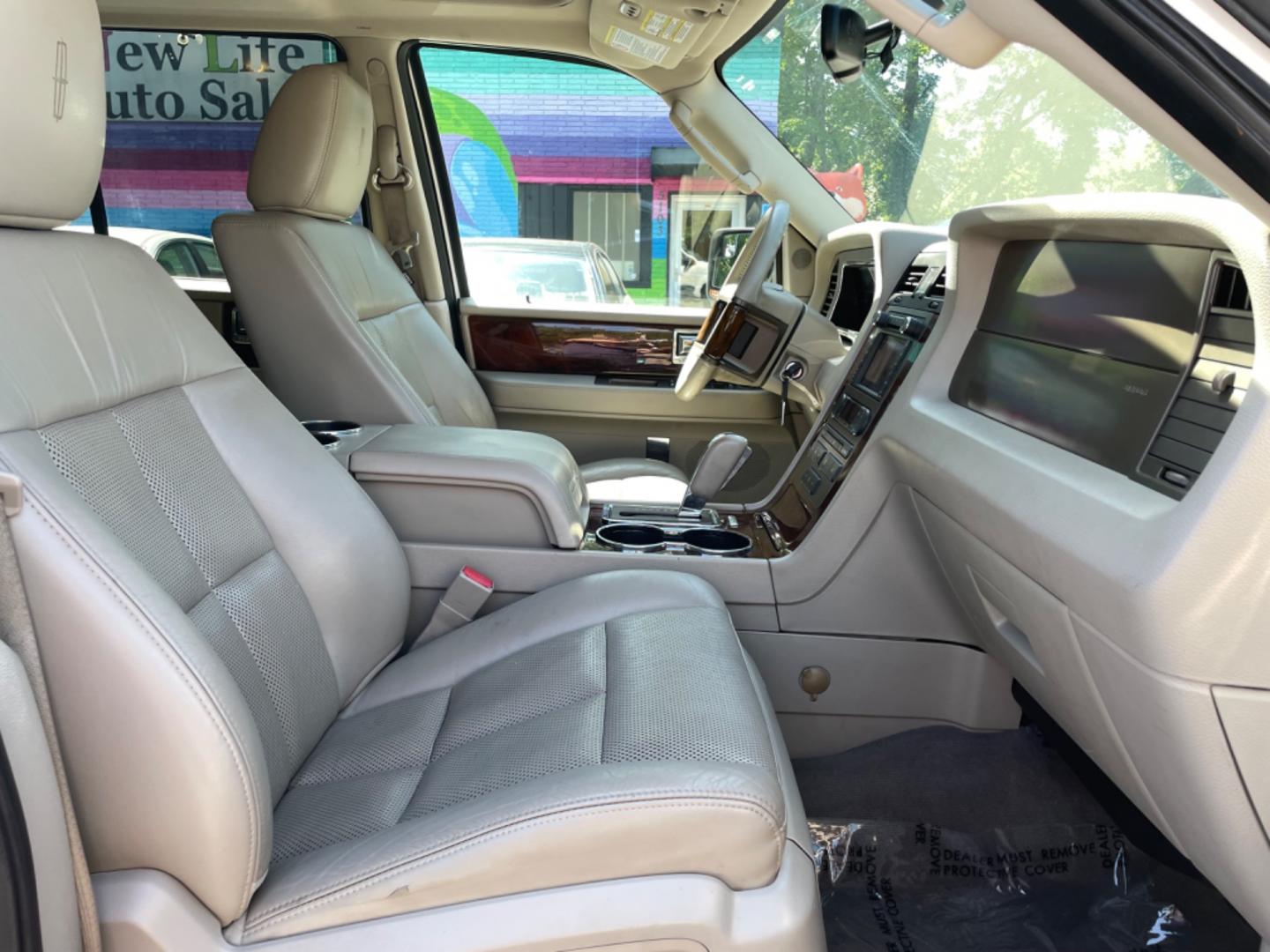 2013 WHITE LINCOLN NAVIGATOR BASE (5LMJJ2J50DE) with an 5.4L engine, Automatic transmission, located at 5103 Dorchester Rd., Charleston, SC, 29418-5607, (843) 767-1122, 36.245171, -115.228050 - Photo#9